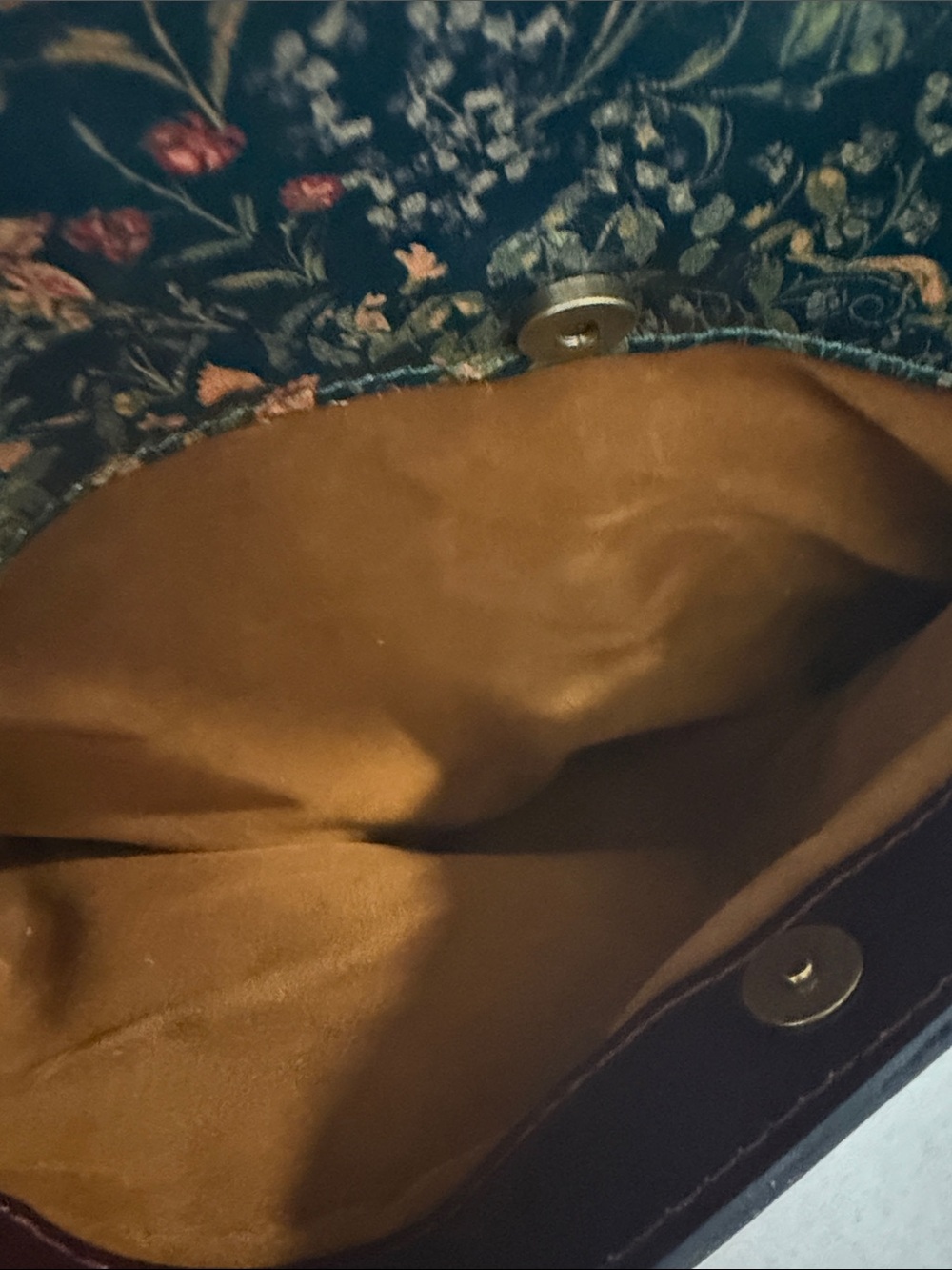 Patricia Nash Green Floral Leather Crossbody Bag
Tuscan fields collection - Picture 3 of 6